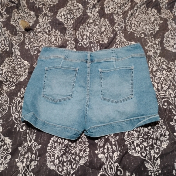 No Boundaries Classic Blue Denim Shorts - Picture 7 of 9